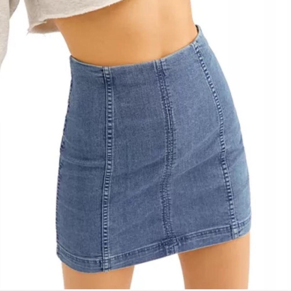 Free People Denim Mini Skirt Size 6 EUC - Picture 2 of 9